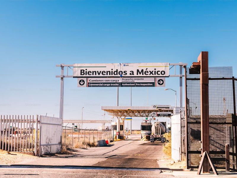 Global intelligence map showing interconnected risk, hotspots, and decision-critical regions